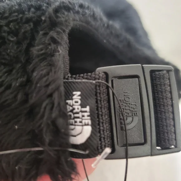 S O L D....The north face faux fur holiday osito cap - Picture 5 of 11